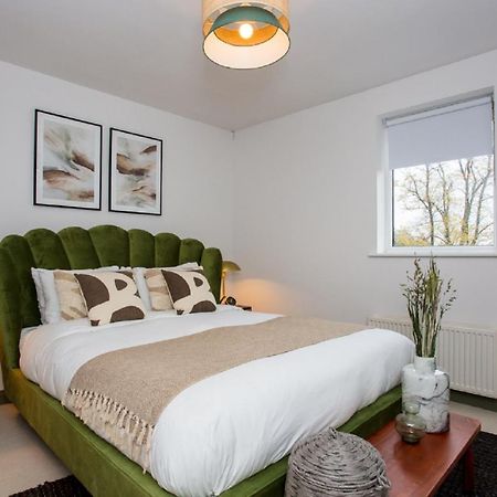 The Sparkford Gardens - Lovely 2Bdr With Balcony London Bagian luar foto