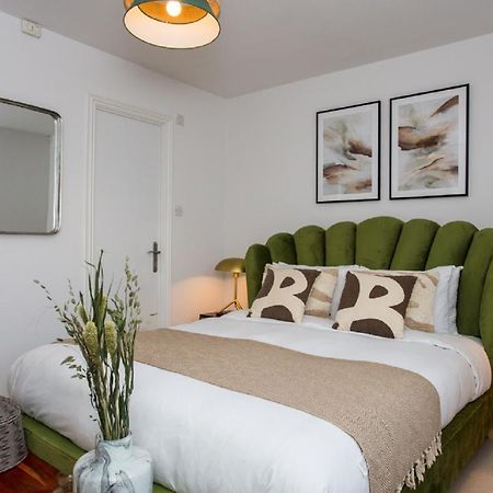 The Sparkford Gardens - Lovely 2Bdr With Balcony London Bagian luar foto
