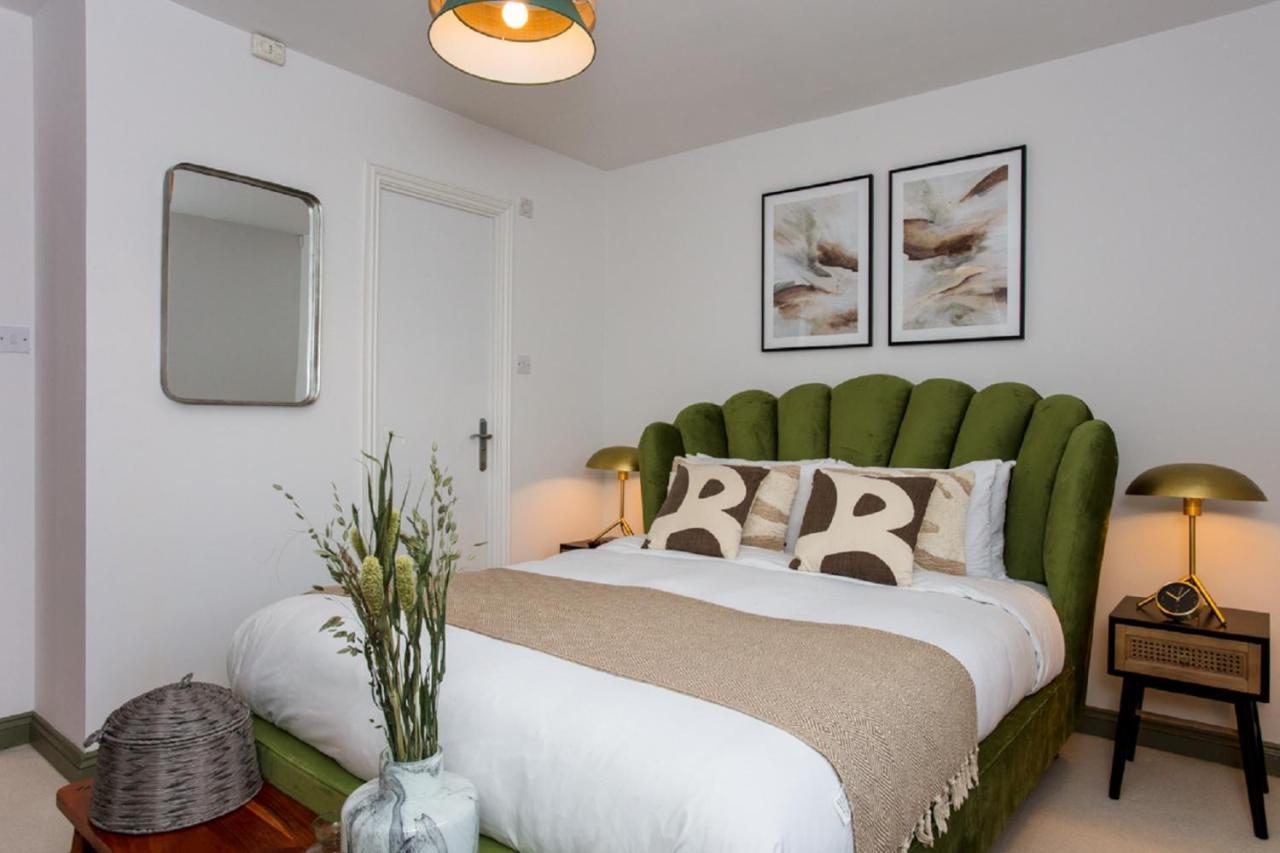 The Sparkford Gardens - Lovely 2Bdr With Balcony London Bagian luar foto