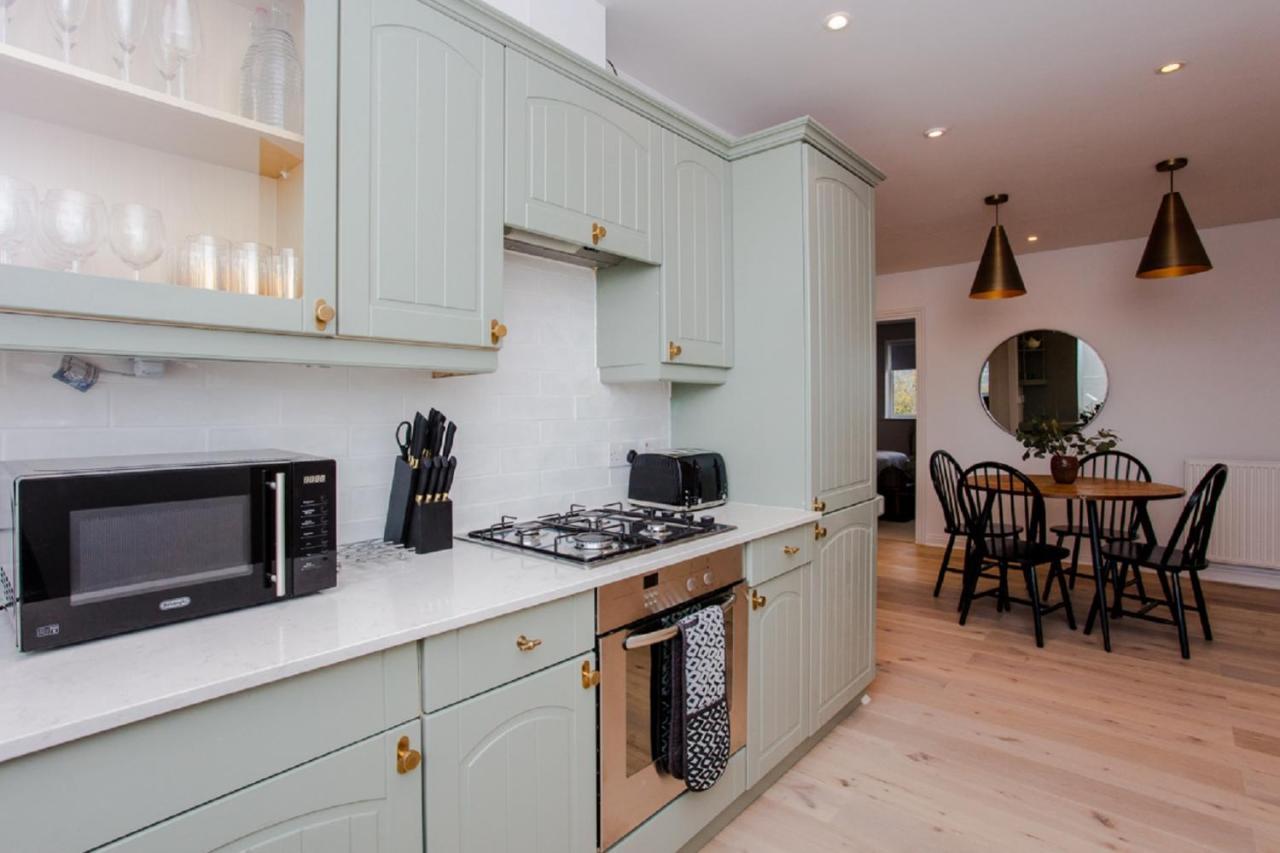 The Sparkford Gardens - Lovely 2Bdr With Balcony London Bagian luar foto