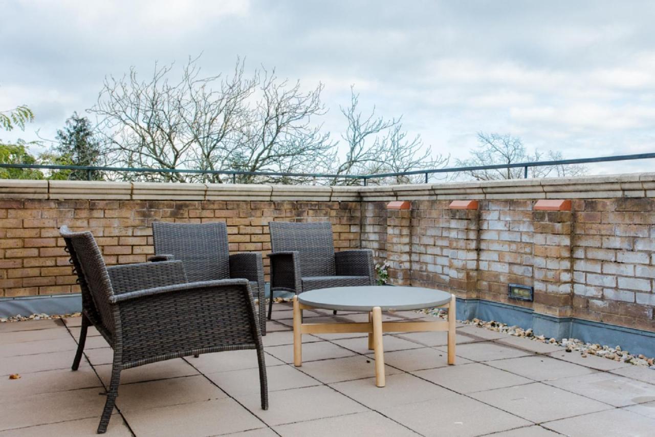The Sparkford Gardens - Lovely 2Bdr With Balcony London Bagian luar foto