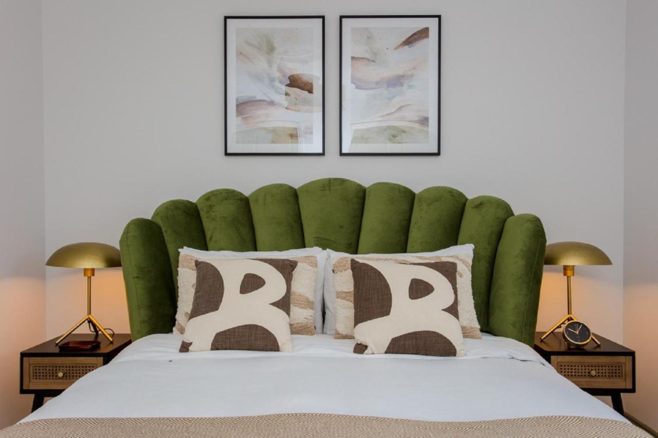 The Sparkford Gardens - Lovely 2Bdr With Balcony London Bagian luar foto